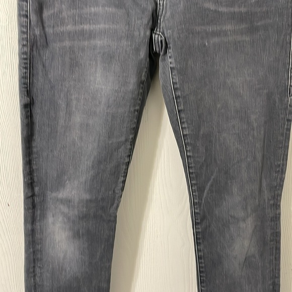 CAbi Slim Boyfriend Gray Wash Jeans Size 2 - Picture 4 of 10